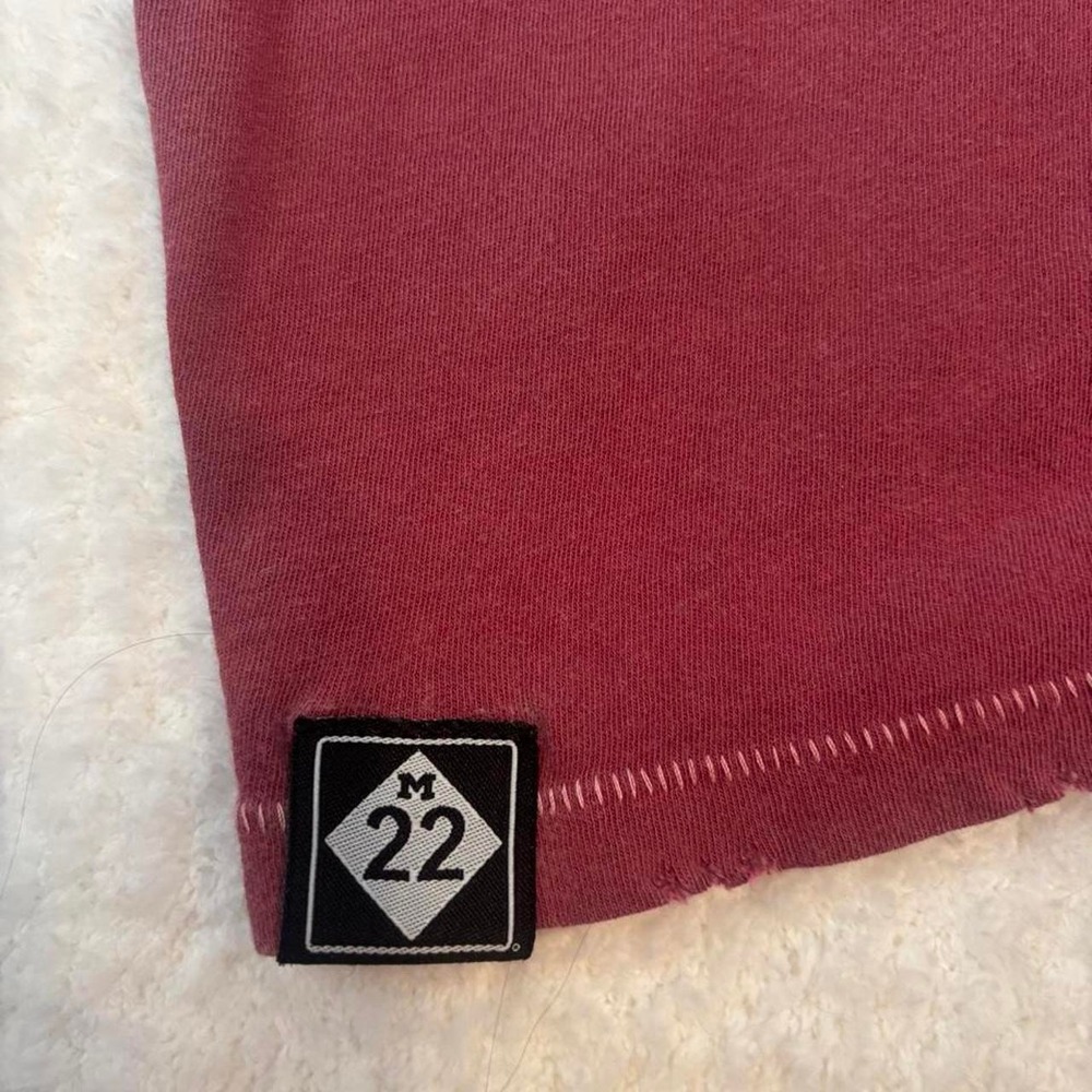 M22 burgundy distressed t-shirt - Picture 2 of 8